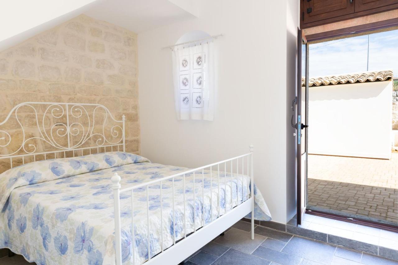 Aparthotel Emozioni Di Casa Barone Scicli Exterior foto