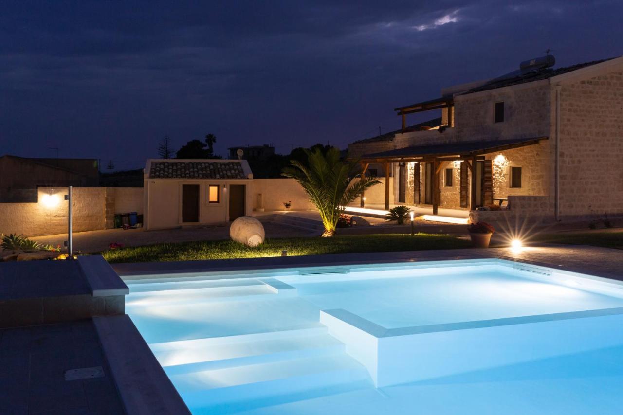 Aparthotel Emozioni Di Casa Barone Scicli Exterior foto